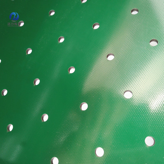 綠色PVC打孔輸送帶近距離細節展示