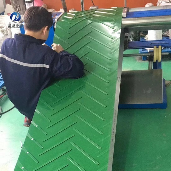 綠色大人字紋輸送帶接頭中 綠色大人字紋輸送帶接頭中