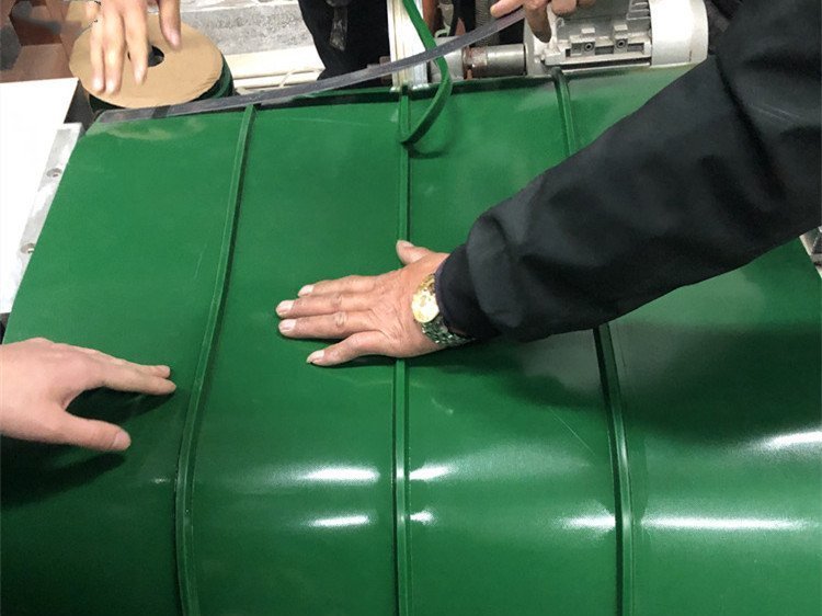 輸送帶表面加導(dǎo)條圖片 輸送帶表面加導(dǎo)條圖片